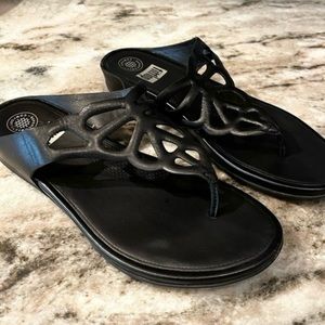 FitFlop Women's Bumble Leather Toe-Post Flip Flop Black Women’s SZ 10